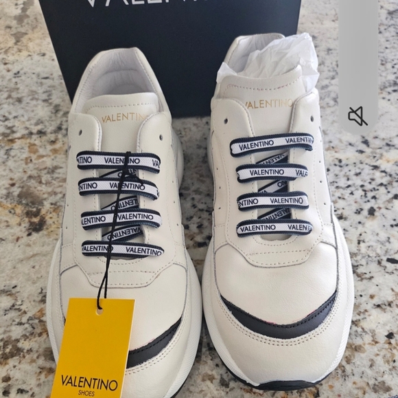 Valentino by Mario Valentino Miriam Sneakers - Picture 3 of 10